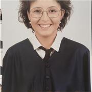 Chica responsable con titulo de la ESO y bachillerato , capacitada para dar clases de materia como lengua , matemáticas o español.